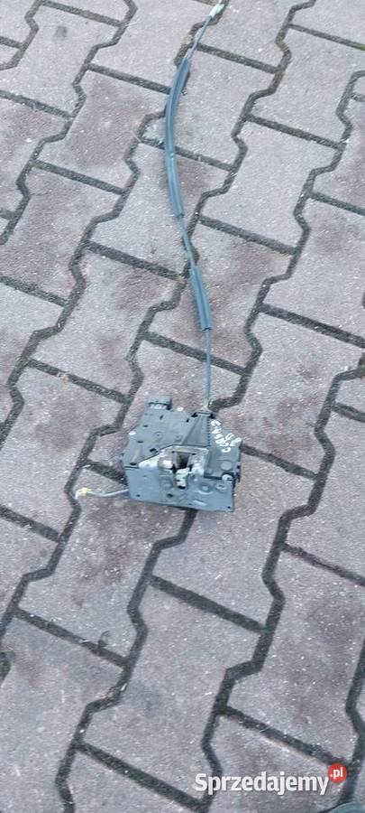 Zamek drzwi lewy przód Opel Corsa D 3D 13258271 Szczecin