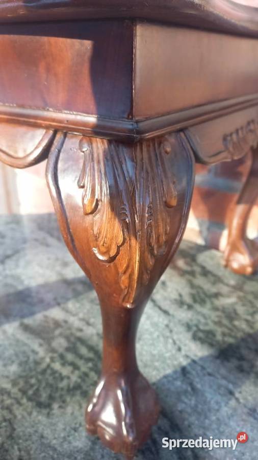 Drewniany stolik boczny w stylu Chippendale z Gawroniec sprzedam