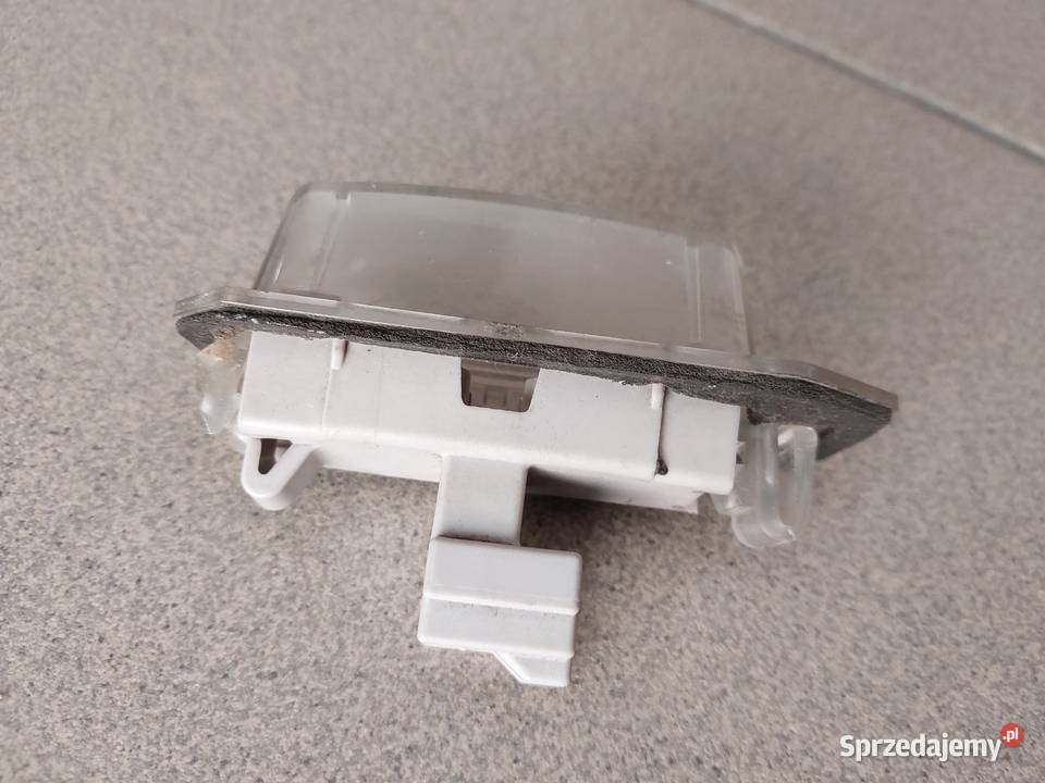 Lampka tablicy rejestracyjnej Peugeot 4007 sprzedam