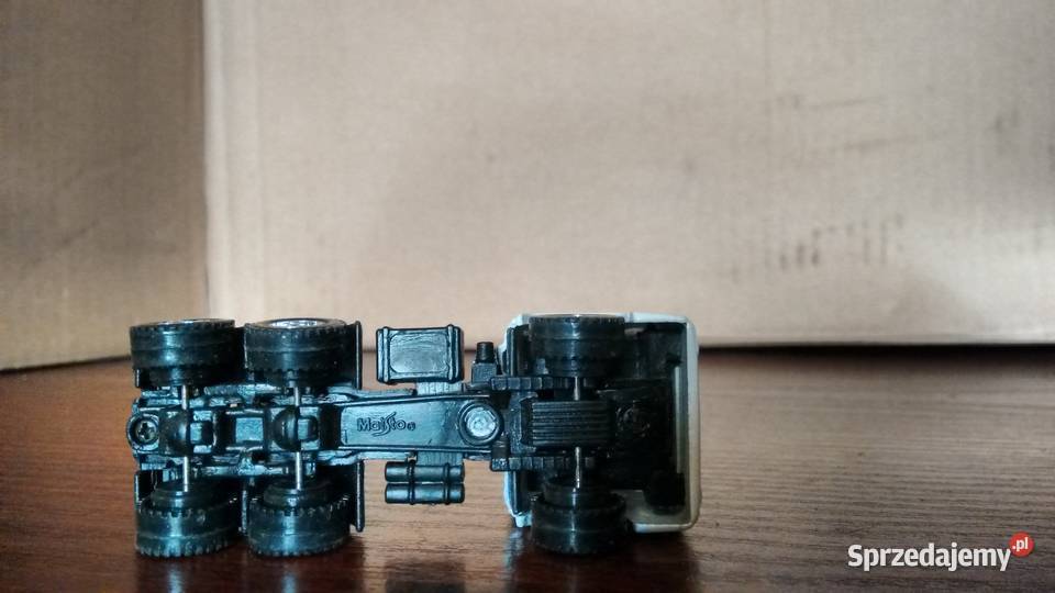 mercedes ciagnik siodłowy MAISTO 2534 Stalowa Wola