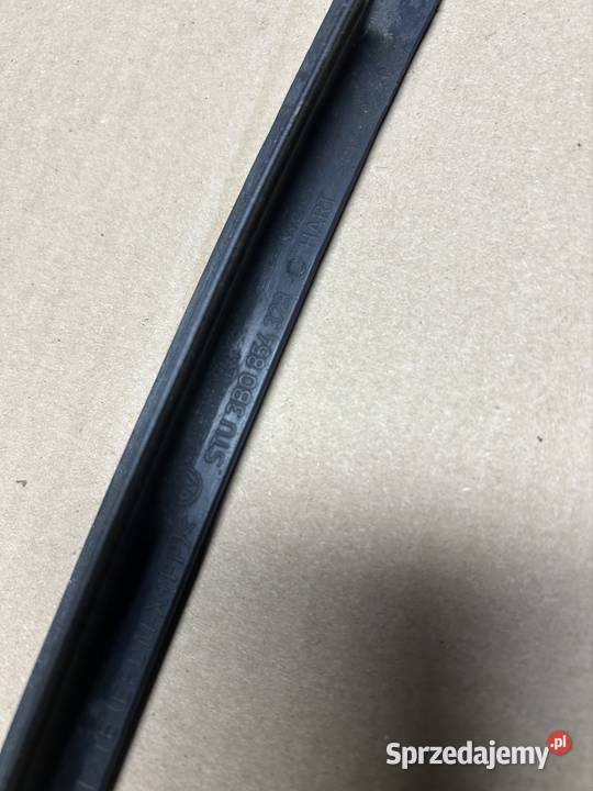 Listwa szyby czołowej Passat B5 B5FL lewa prawa osobowe Grudziądz sprzedam