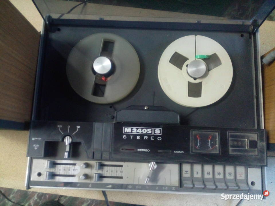 Magnetofon szpulowy i radio Unitra Ostrów Wielkopolski