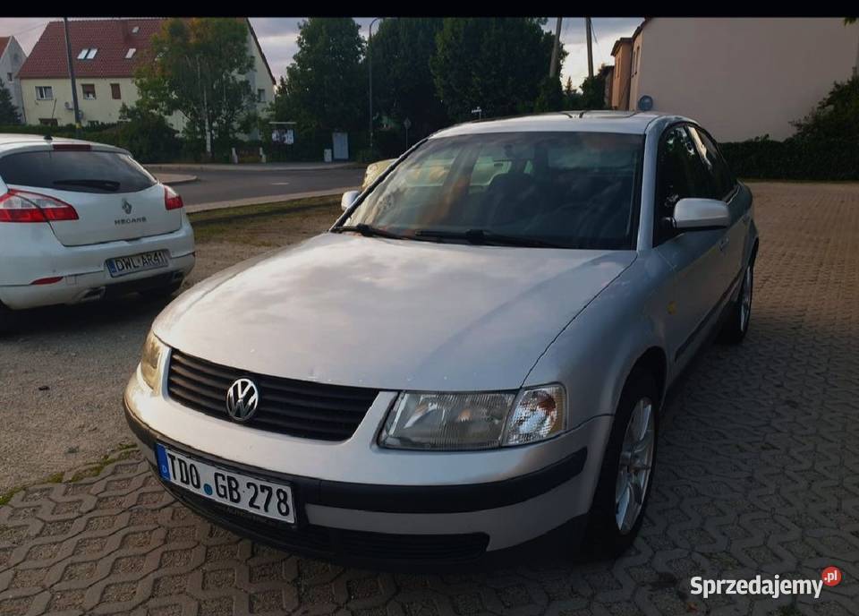 Passat B5 klasyka Niemieckiej Motoryzacji 16MPI srebrny