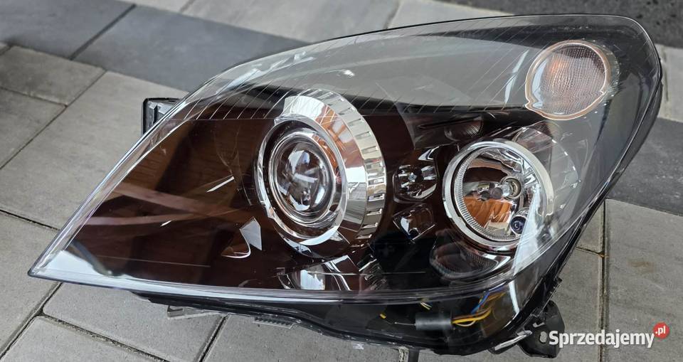 Reflektory Opel Astra H bi xenon skrętny Kielcza