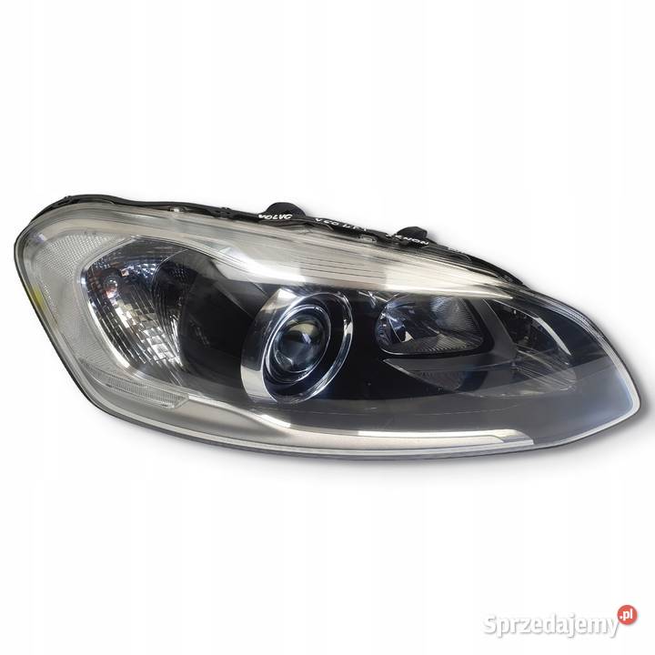 LAMPA PRAWA Volvo XC60 LIFT prawy przód przednia Chełm