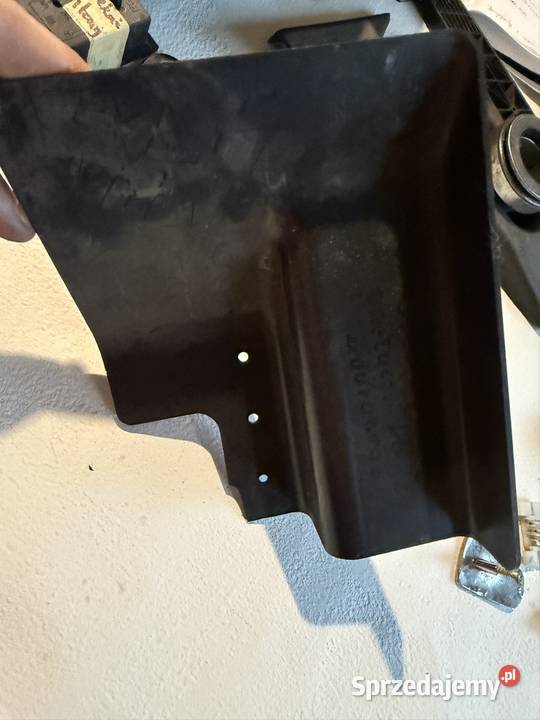 Osłona pod deskę przełącznika udarowego BMW e24 Mszana sprzedam