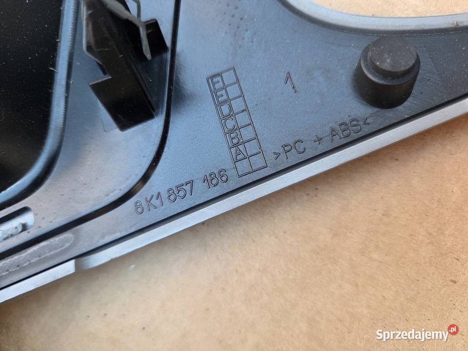 Audi A4 B8 ramka dekor wyświetlacza 8K1857186 osobowe Rybno