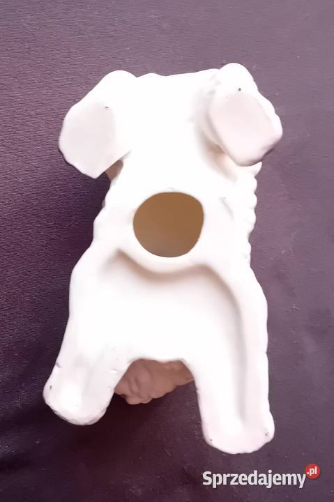 Figurka z porcelany biskwitowej pies West Koźminek