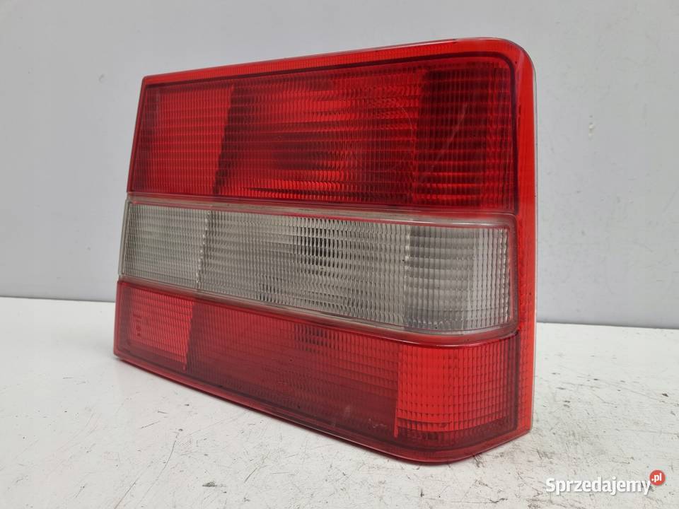 LAMPA PRAWA Volvo 940 960 TYLNA W KLAPĘ prawy Chełm