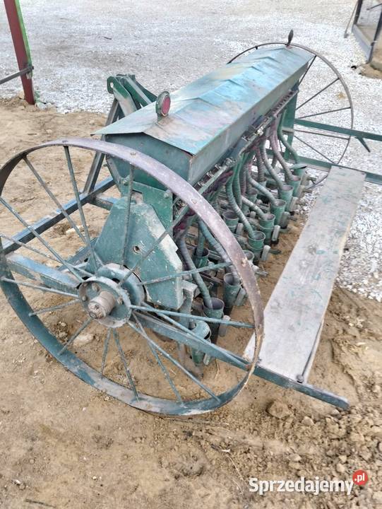 Siewnik zbożowy 19 lejków Huta Koszary