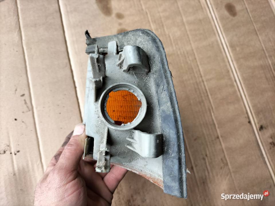 AUDI 80B4 KIERUNKOWSKAZ PRAWY lubelskie Kamień-Kolonia