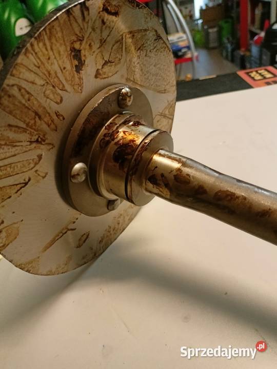 Wałek sprzęgłowy z tarczą