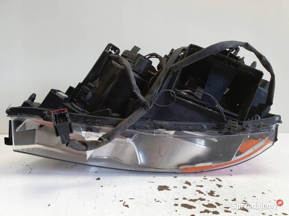 LAMPA PRAWA Volvo XC90 XENON PRZEDNIA prawy Rudka