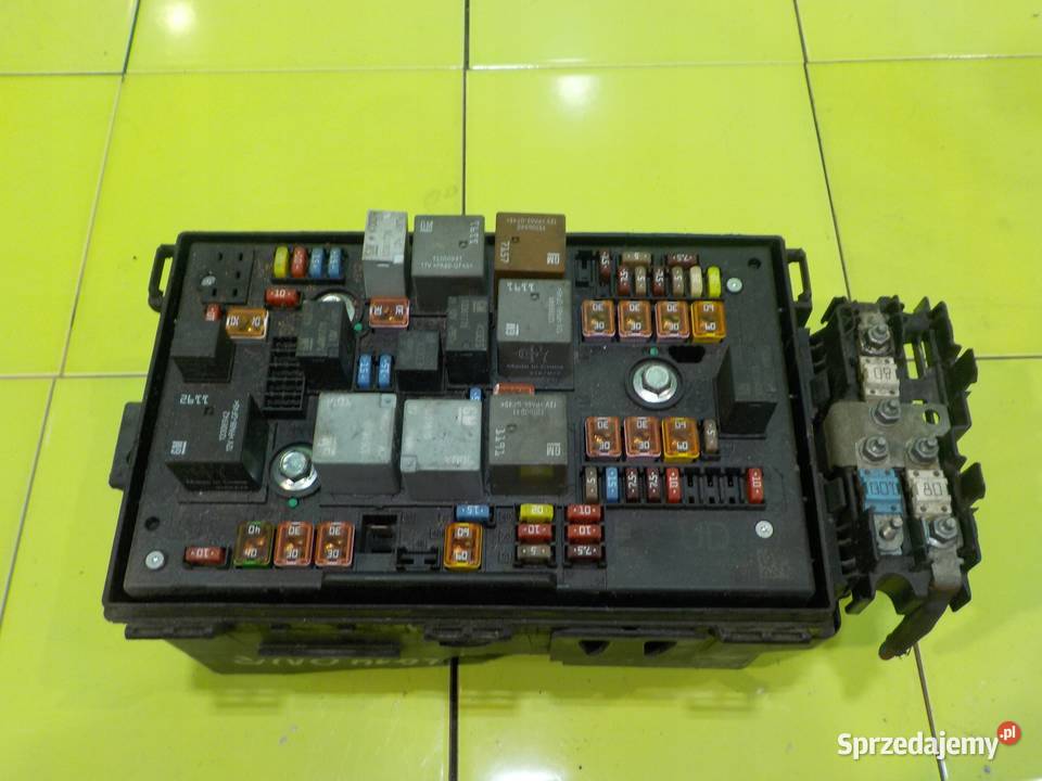 OPEL ZAFIRA C 14r 5D skrzynka bezpiecznikow Motoryzacja Suków