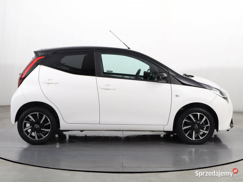 Toyota Aygo 10 VVTi czujnik parkowania Katowice sprzedam