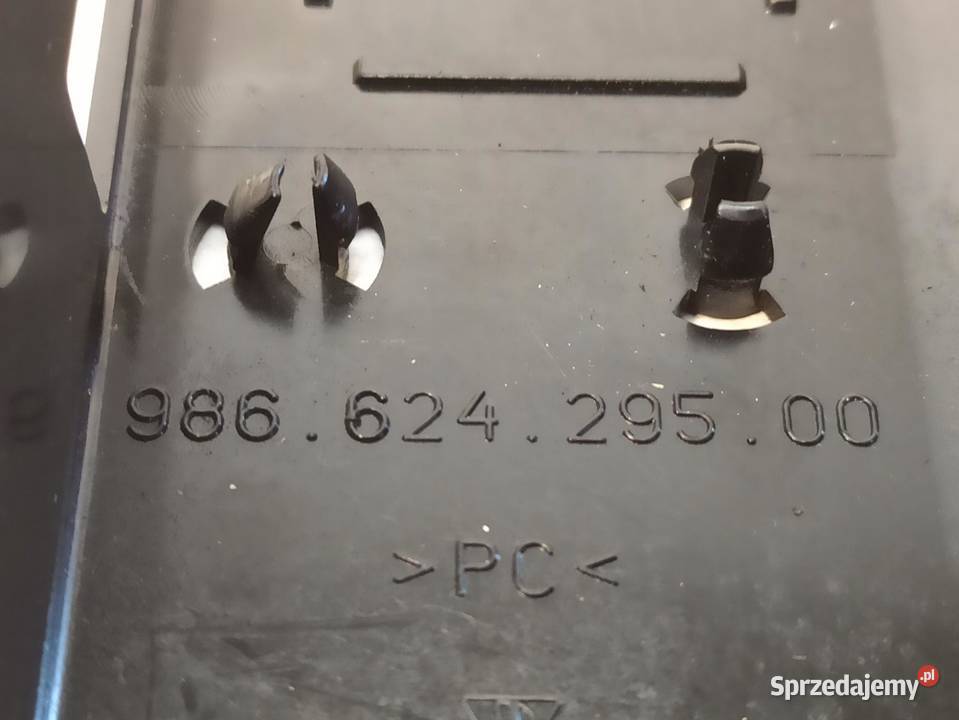 PORSCHE POKRYWA SILNIKA DACHOWEGO 98662429500 sprzedam