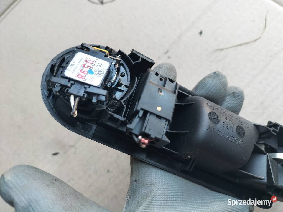 GOLF 4 MK4 Klamka Wewnętrzna Drzwi Przycisk Klamki wewnętrzne