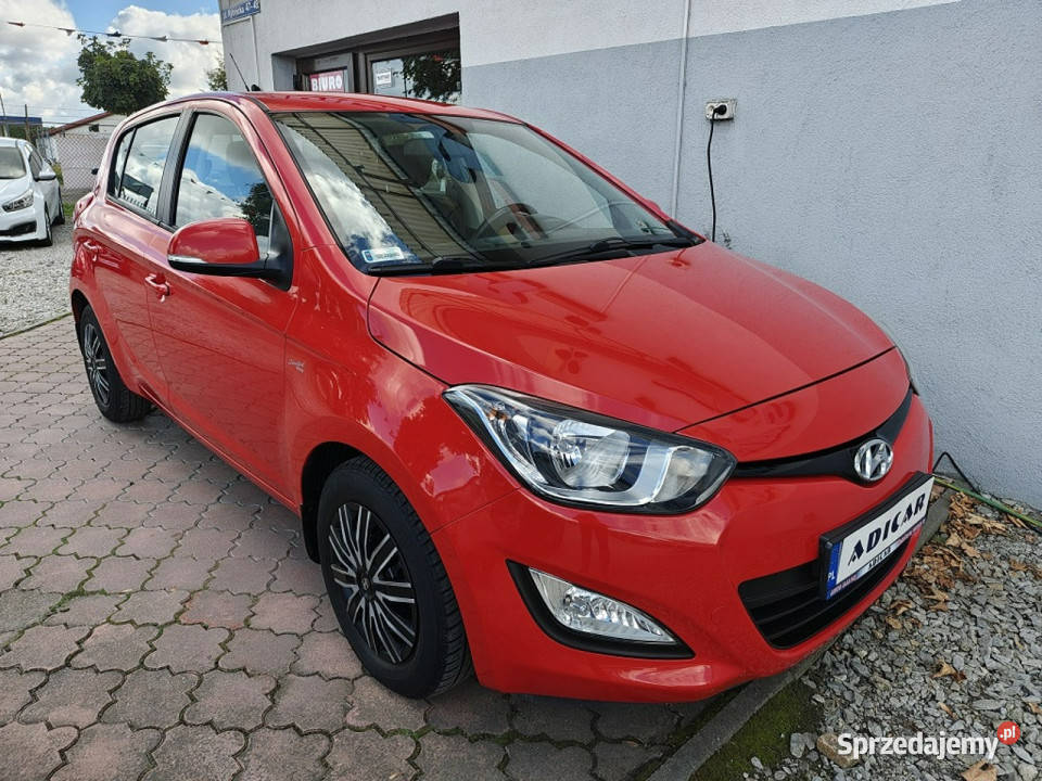 Hyundai i20 FL klimatyzacja elszyby org radio światła przeciwmgielne