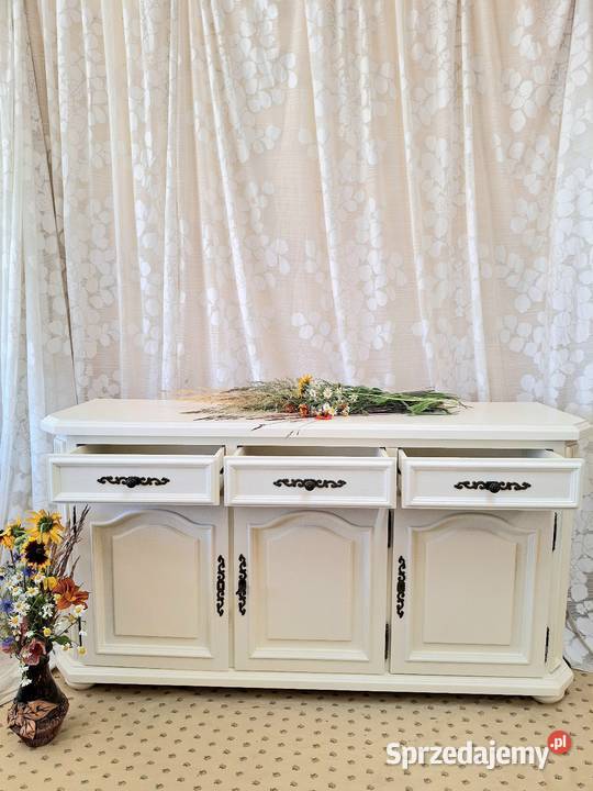 Trzydzwiowa drewniana komoda śmietankowa