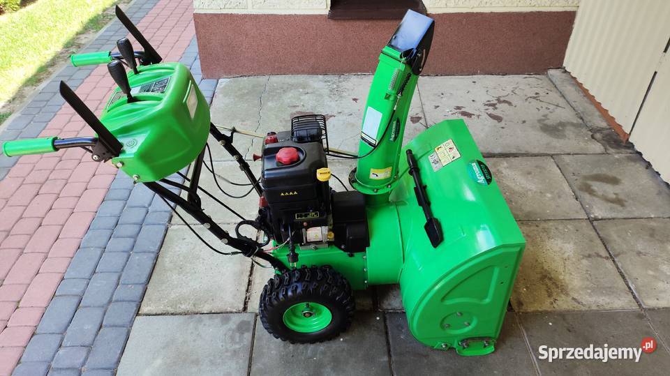 Odśnieżarka spalinowa ST Trzciana