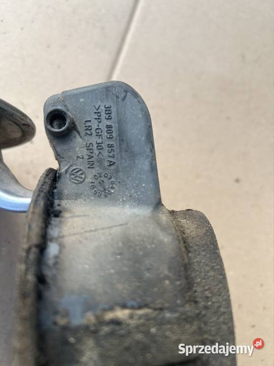 Klapka wlewu paliwa Passat b5 LA7W 3b9809857a Pozostałe Grudziądz
