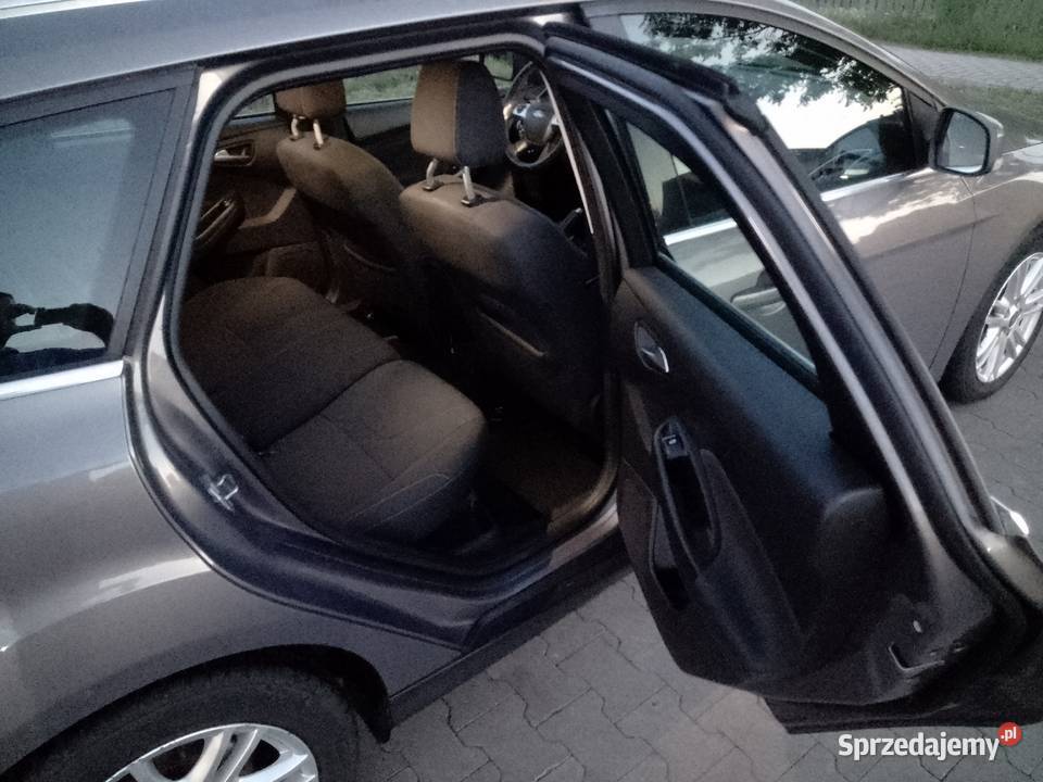 Ford Focus III Kombi TITANIUM Hak