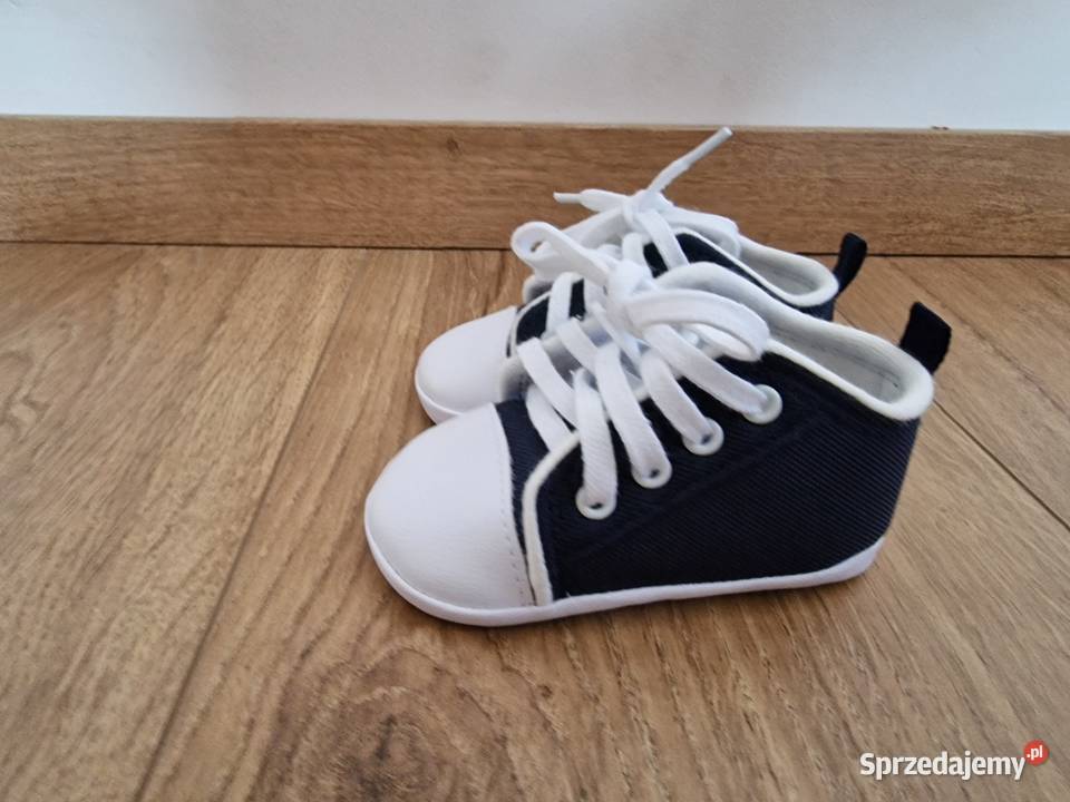 Buciki do chrztu Trampki granatowe Ostrołęka