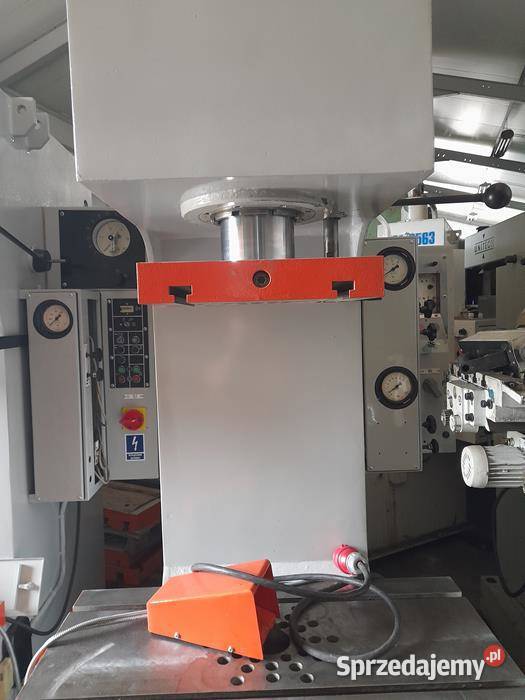 Prasa hydrauliczna WMW PYE 40 SS z wyrzutnikiem Krobia