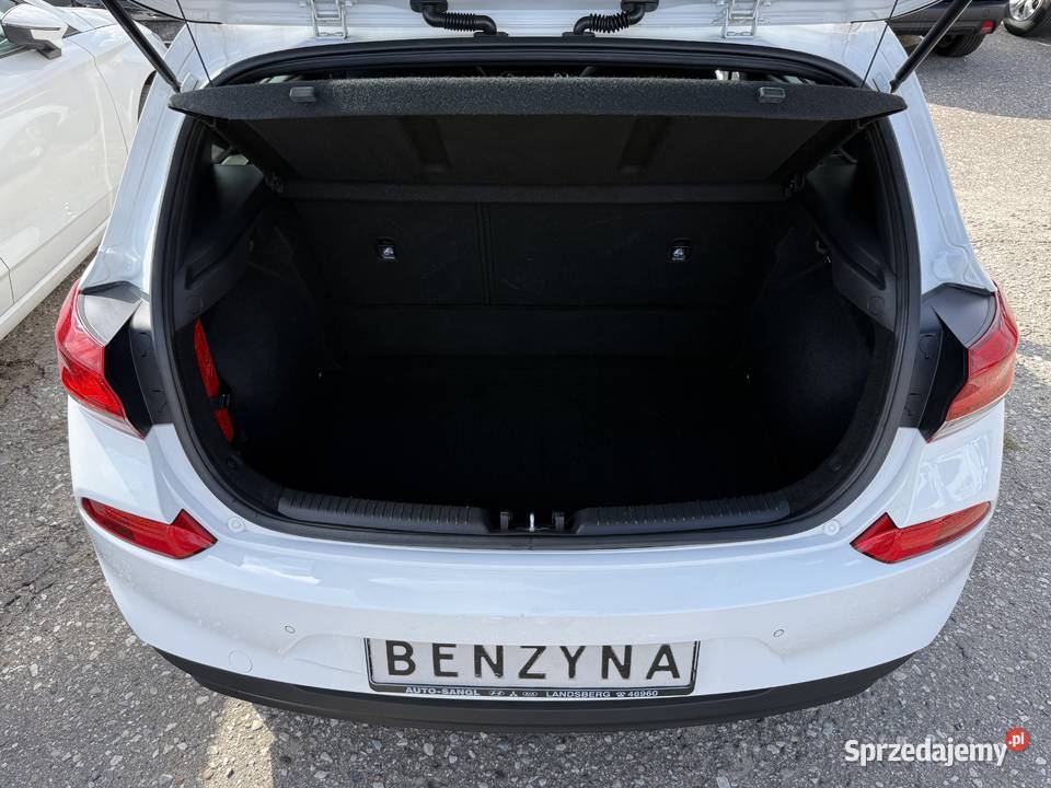 Hyundai i30 14 BENZYNA Klimatyzacja Kamera Ledy manualna Konin sprzedam