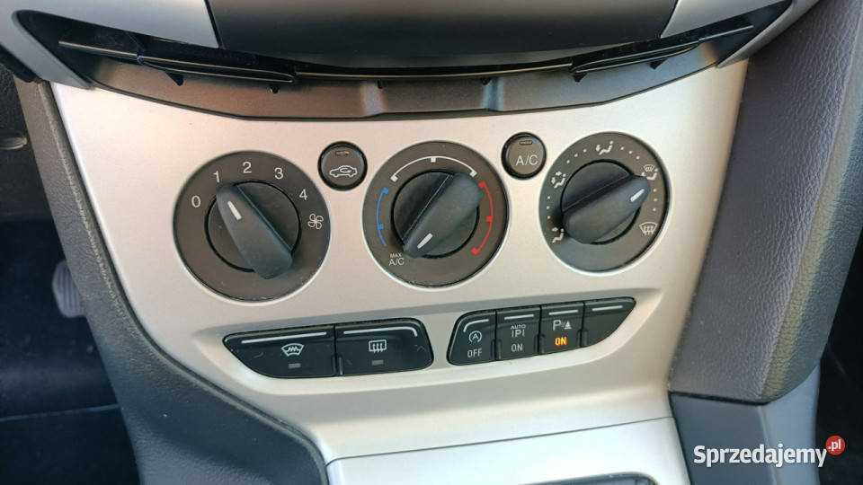 Ford Focus Champions Edition B ekonomiczny Mk3 Stare Budy