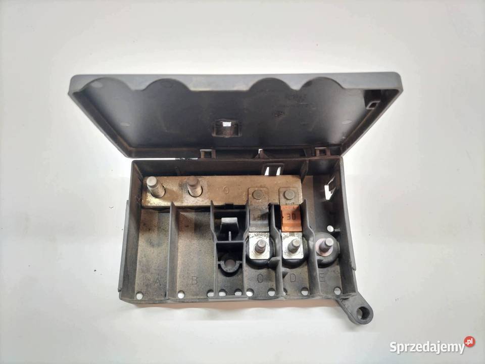 SKRZYNKA BEZPIECZNIKÓW 4M0941828B 40 TDI 435 Skrzynki bezpieczników