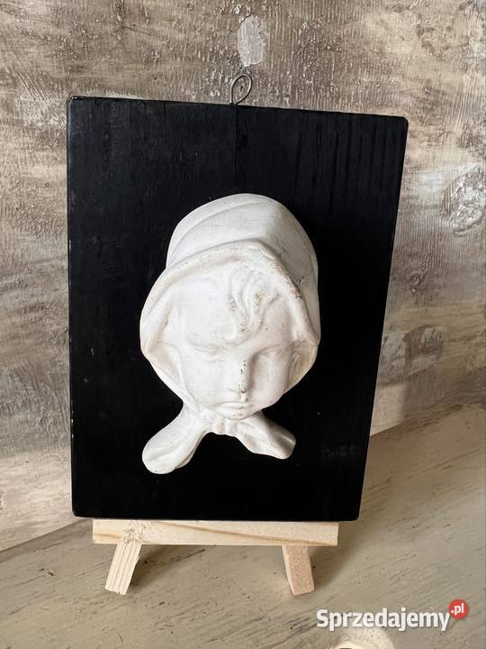Płaskorzeźba dziewczynki Figurki i rzeźby sprzedam