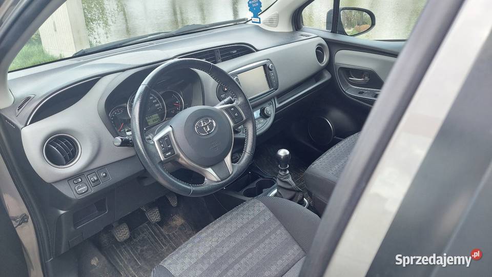Toyota Yaris 133 Premium 2016 mazowieckie Ożarów Mazowiecki