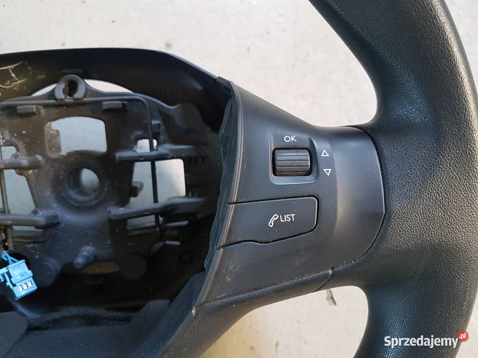 PEUGEOT 208 KIEROWNICA MULTI MULTIFUNKCJA Turek sprzedam