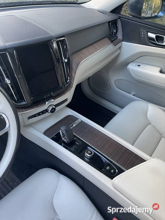 Volvo XC60 XII 2022 18 przebieg hybryda Swarzędz