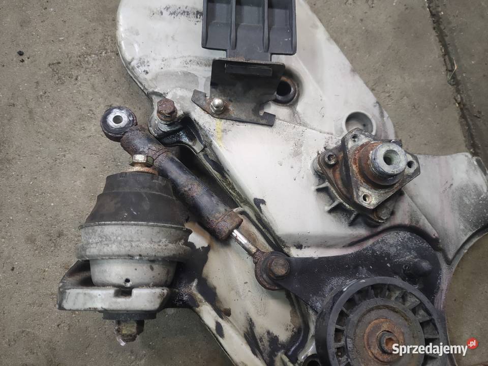 Osłona osłony rozrządu Audi A8 D2 42 37 V8 077 Sanok sprzedam