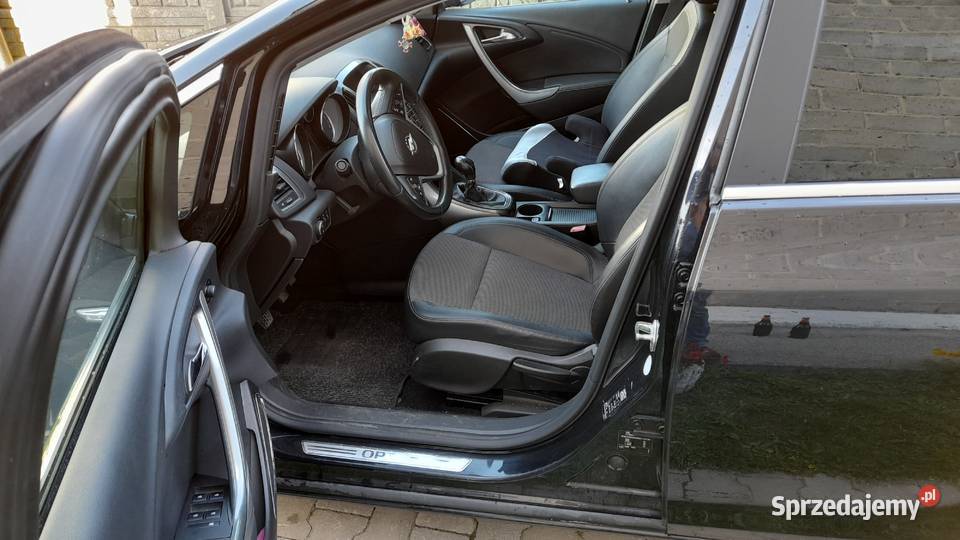 Opel Astra j nieuszkodzony Huta Nowa