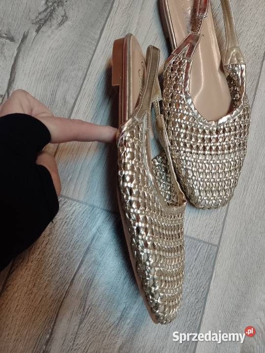 41 Złote ażurowe baleriny wieczorowe z odkrytą Kraków