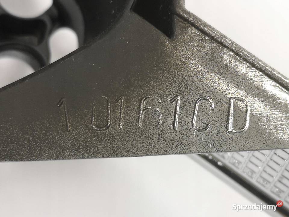 GRILL ATRAPA TOYOTA COROLLA LIFTBACK 16 0002 osobowe Karoseria