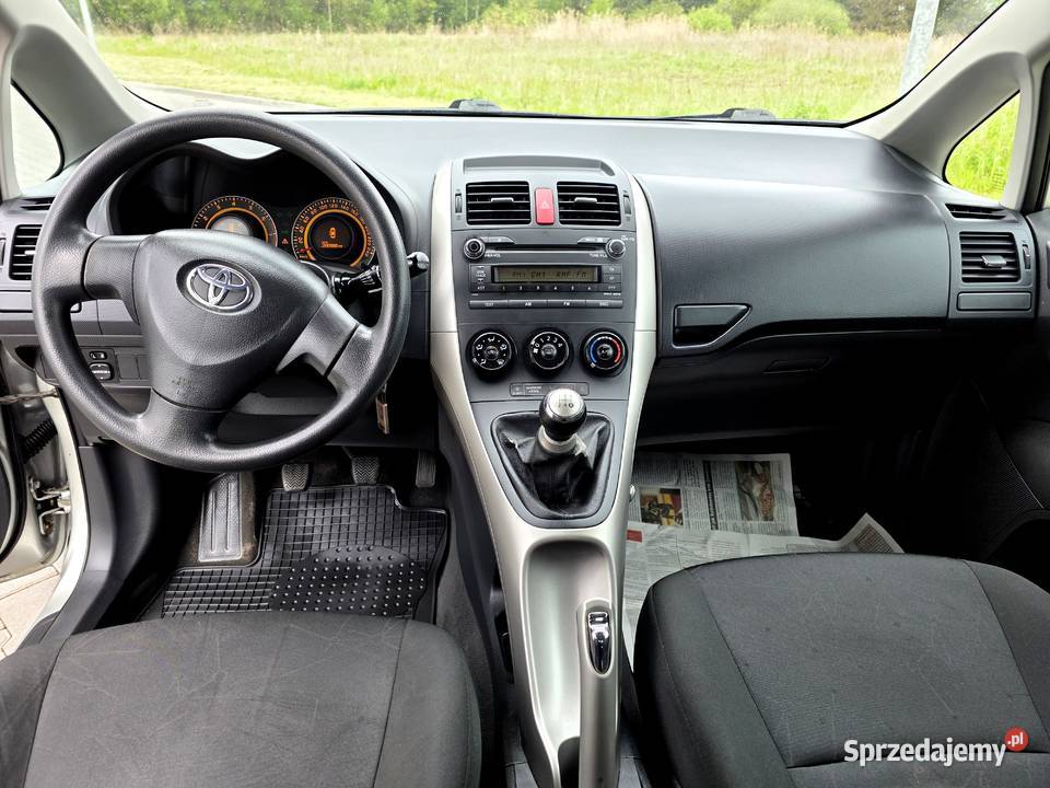 Toyota Auris 14 salon wzorowa Rok produkcji 2008