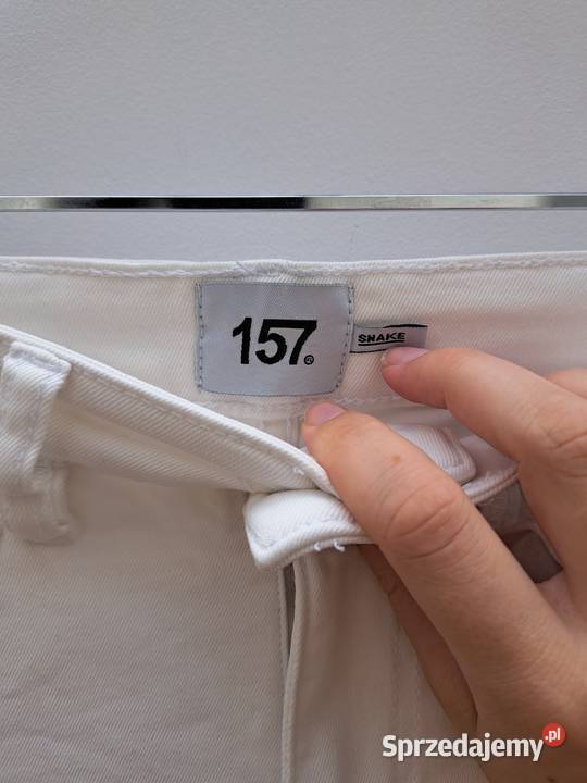 Białe jeansy rurki 157 Snake wysoki stan klasyka Trąbki Wielkie
