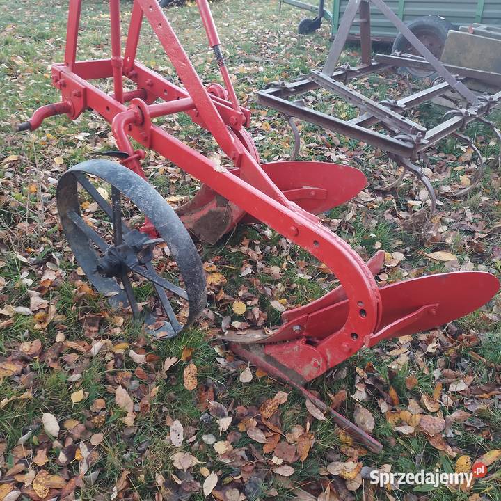 Mały pług dwuskibowy do ciągnik yanmar ursus