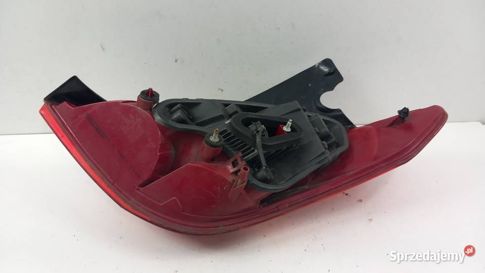 PEUGEOT 308 T7 HB LAMPA TYŁ LEWA Zbierkowo sprzedam