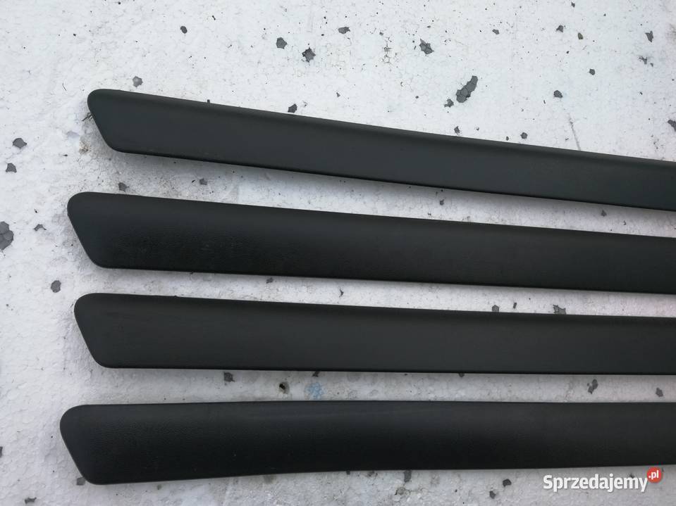 Listwa prawa tylna Passat B5 Volkswagen Lipno