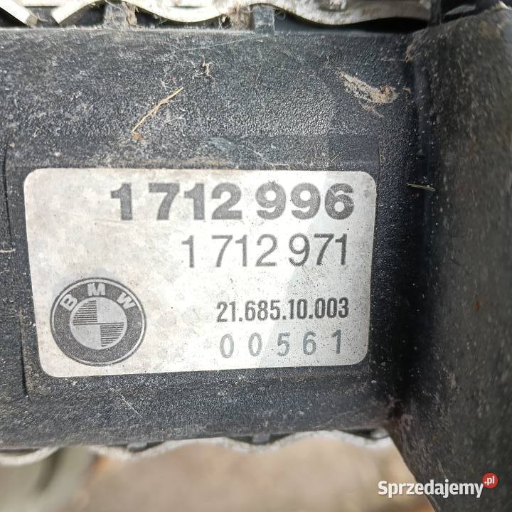 BMW 5 e34 1990 CHLODNICA orginal1712971 1712996 Jastrzębia Góra