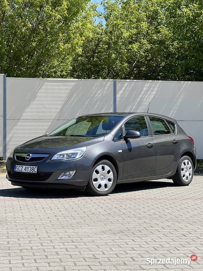 Opel Astra J 16 benzynalpg zadbana ESP Częstochowa sprzedam