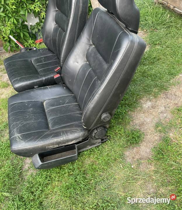 Sprzedam przednie fotele z tylną kanapą do Volvo łódzkie Wieruszów