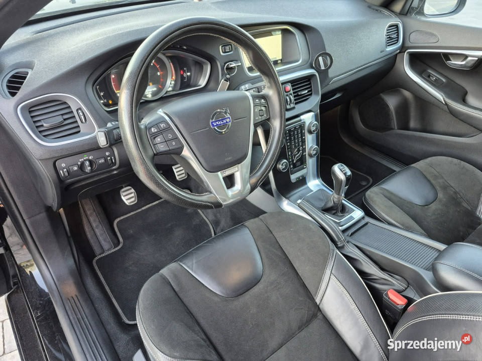Volvo V40 20d 190 RDESIGN navi full led chromy VAT marża lubelskie Drelów sprzedam
