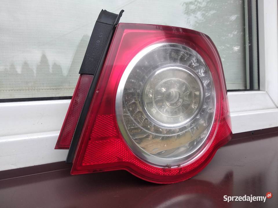 VW Passat B6 sedan lampa tył tylna prawa w łódzkie Sieradz