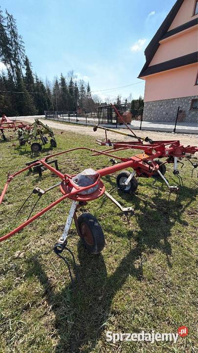 Przetrzasacz do siana Pajak do siana Pttinger Zgrabiarki i przetrząsacze Maruszyna sprzedam
